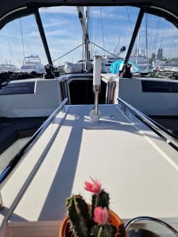 Oceanis 40.1 in Athens / Alimos Marina thumbnail 6
