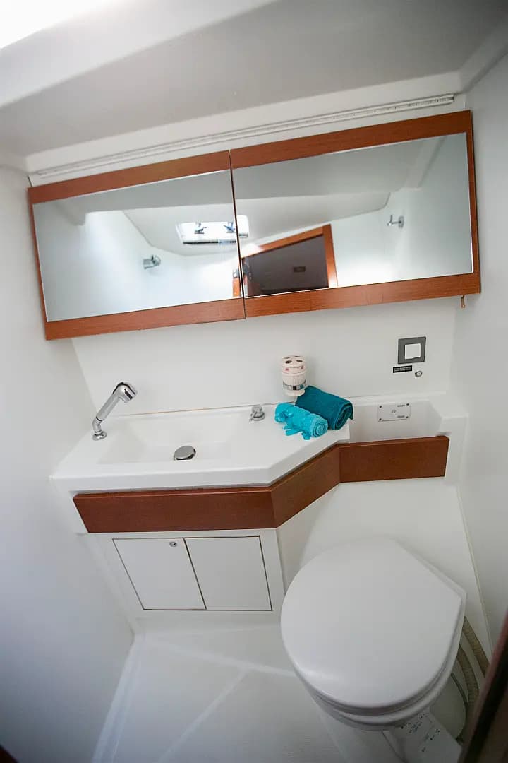 Oceanis 46.1 in Athens / Alimos Marina - Photo 5