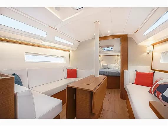 Sun Odyssey 380 in Salerno / Marina d'Arechi - Photo 3