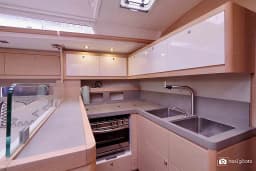 Dufour 530 in Castellammare di Stabia / Marina di Stabia thumbnail 13