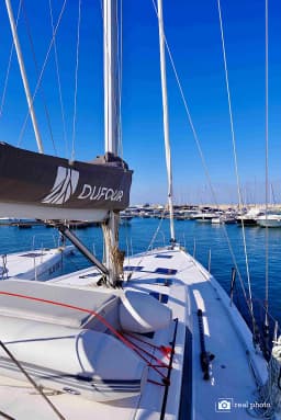 Dufour 530 in Castellammare di Stabia / Marina di Stabia thumbnail 17