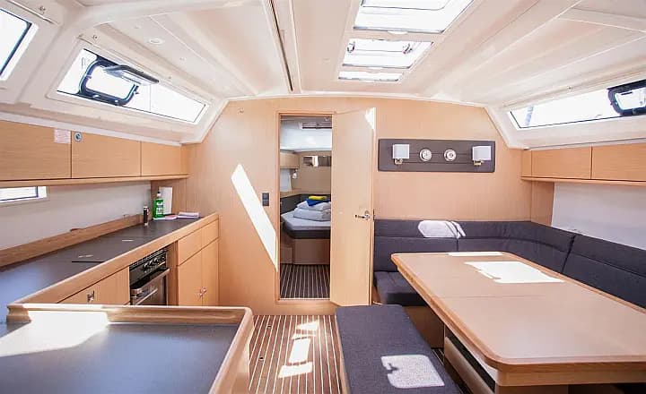 Bavaria Cruiser 46 in Dubrovnik / ACI Marina Dubrovnik - Photo 5