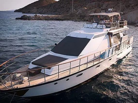 Motoryacht in Mykonos / Port of Mykonos - Photo 2