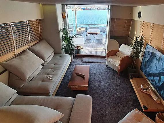 Motoryacht in Mykonos / Port of Mykonos - Photo 3