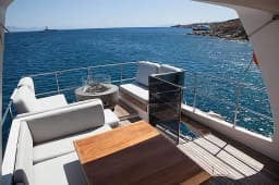 Motoryacht in Mykonos / Port of Mykonos thumbnail 8