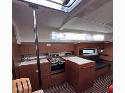 Bavaria C42 in Orhaniye / Palmiye Marina thumbnail 2