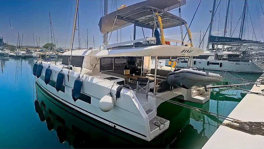 Dufour Catamaran 48 in Mykonos / Tourlos Marina - image 1