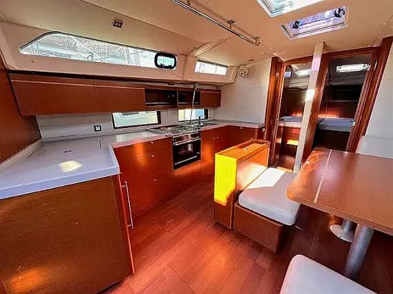 Oceanis 46.1 in Athens / Alimos Marina - Photo 3