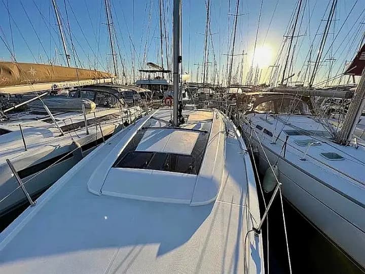 Oceanis 46.1 in Athens / Alimos Marina - Photo 4
