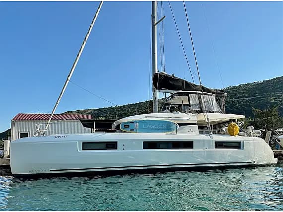 Lagoon 50 in Kaštel Gomilica / Marina Kaštela - Photo 1