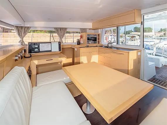 Lagoon 400 S2 in Punta Ala - Photo 3