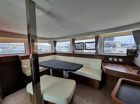 Lagoon 42 in Sicily / Furnari / Marina Portorosa - Photo 3