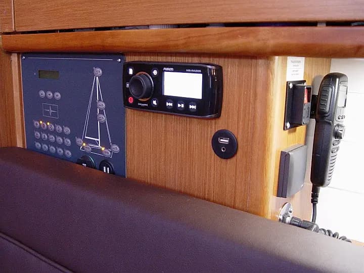 Bavaria Cruiser 34 in Sardinia / Portisco / Marina di Portisco - Photo 5