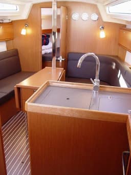 Bavaria Cruiser 34 in Sardinia / Portisco / Marina di Portisco thumbnail 9