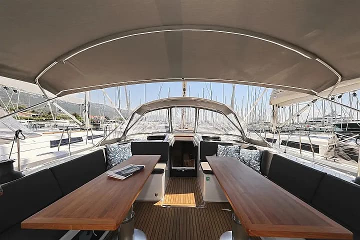 Hanse 588 in Salerno / Marina d'Arechi - Photo 4