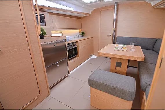 Dufour 390 Grand Large in Corfu / Gouvia / D-Marin Marina Gouvia - Photo 3