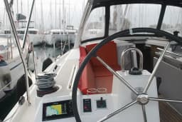 Oceanis 41.1 in Lefkada / Marina Perigiali thumbnail 7