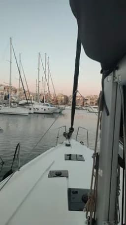 Oceanis 41.1 in Lefkada / Marina Perigiali thumbnail 8