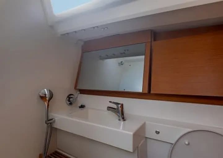 Sun Odyssey 440 in Lavrion / Olympic Marina - Photo 5