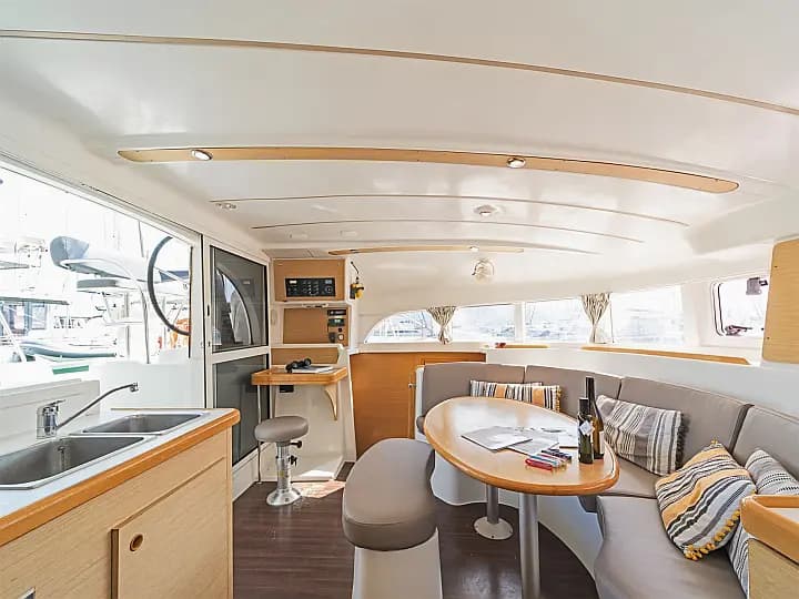 Lagoon 380 in Kavala Marina - Photo 5