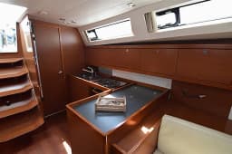 Oceanis 41 in Athens / Alimos Marina thumbnail 10