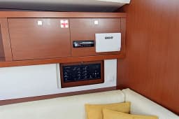 Oceanis 41 in Athens / Alimos Marina thumbnail 11
