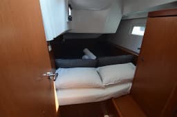 Oceanis 41 in Athens / Alimos Marina thumbnail 14