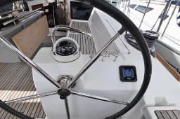 Oceanis 41 in Athens / Alimos Marina thumbnail 9
