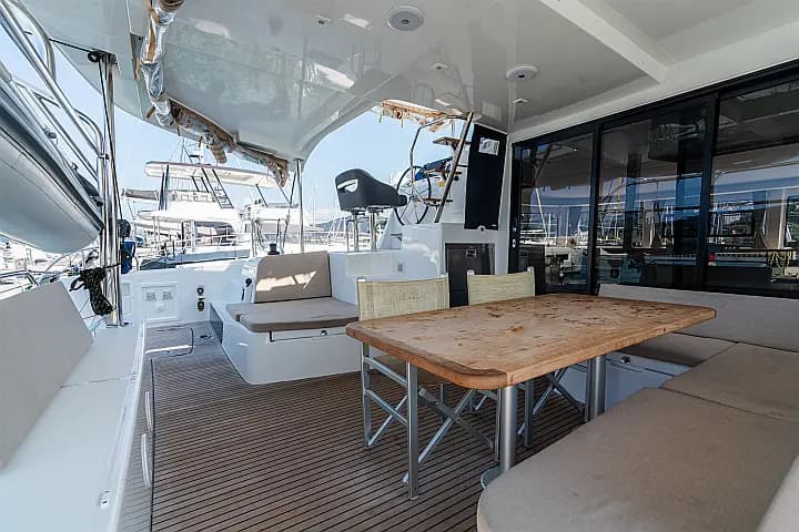 Lagoon 42 in Sicily / Capo d'Orlando Marina - Photo 4