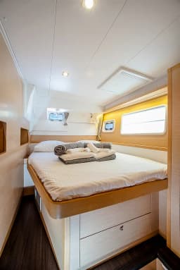 Lagoon 400 S2 in Salamina / Salamis Yachting Club thumbnail 10