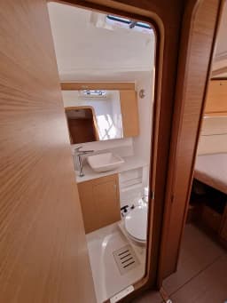 Dufour 520 Grand Large in Sicily / Furnari / Marina Portorosa thumbnail 15