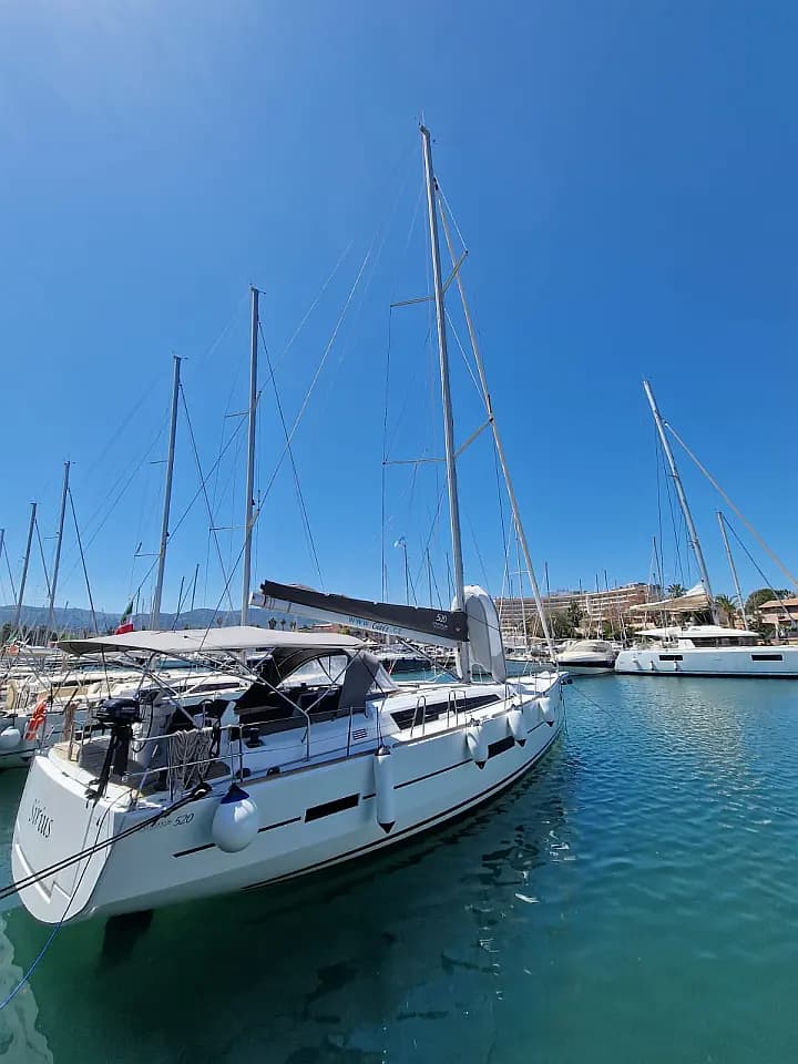 Dufour 520 Grand Large in Sicily / Furnari / Marina Portorosa - Photo 4