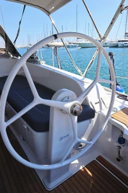 Bavaria Cruiser 46 in Athens / Alimos Marina thumbnail 23