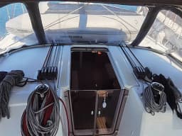 Oceanis 40.1 in Kefalonia / Sami Port thumbnail 5