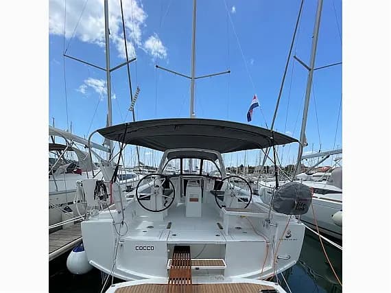 Oceanis 38.1 in Šibenik / D-Marin Marina Mandalina - Photo 1