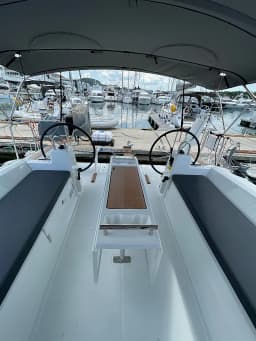 Oceanis 38.1 in Šibenik / D-Marin Marina Mandalina thumbnail 10