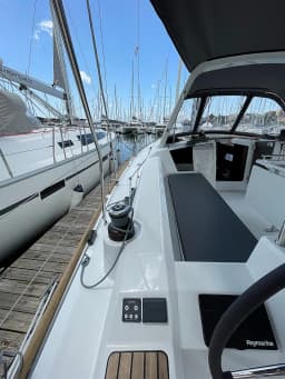 Oceanis 38.1 in Šibenik / D-Marin Marina Mandalina thumbnail 11