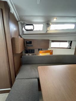 Oceanis 38.1 in Šibenik / D-Marin Marina Mandalina thumbnail 17