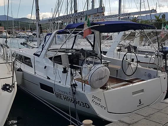 Oceanis 41.1 in Sicily / Furnari / Marina Portorosa - Photo 1