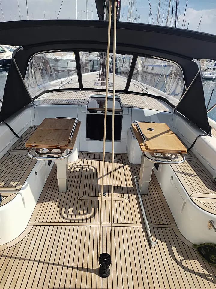 First 53 in Lavrion / Olympic Marina - Photo 4
