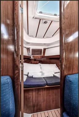 Oceanis 361 in Athens / Marina Delta Kallithea thumbnail 3