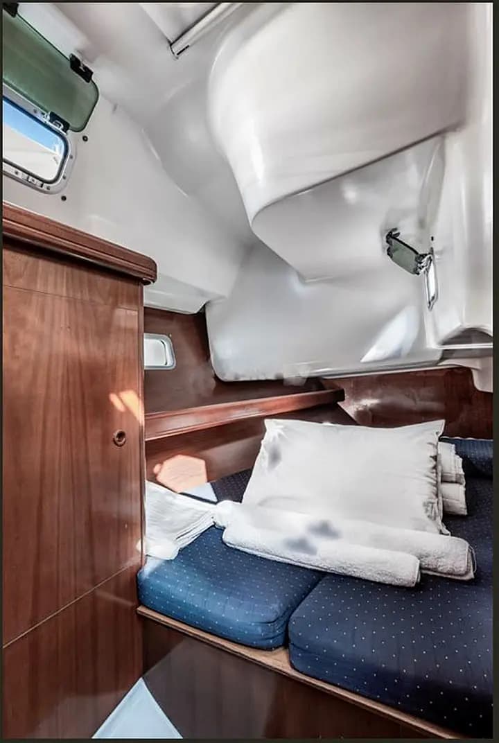 Oceanis 361 in Athens / Marina Delta Kallithea - Photo 5