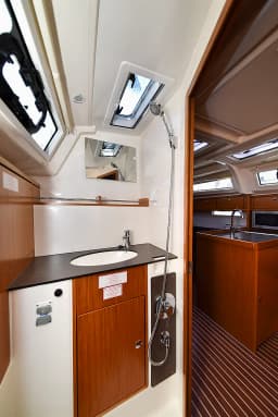 Bavaria 37 in Zadar / Marina Zadar thumbnail 67