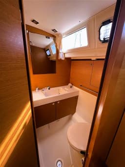 Sun Odyssey 469 in Lefkada / D-Marin Marina Lefkas thumbnail 23