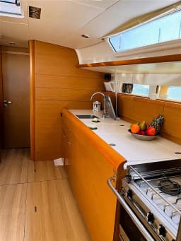 Sun Odyssey 469 in Lefkada / D-Marin Marina Lefkas thumbnail 5