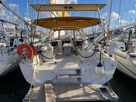 Oceanis 41.1 in Lefkada / Port of Lefkas - Photo 1