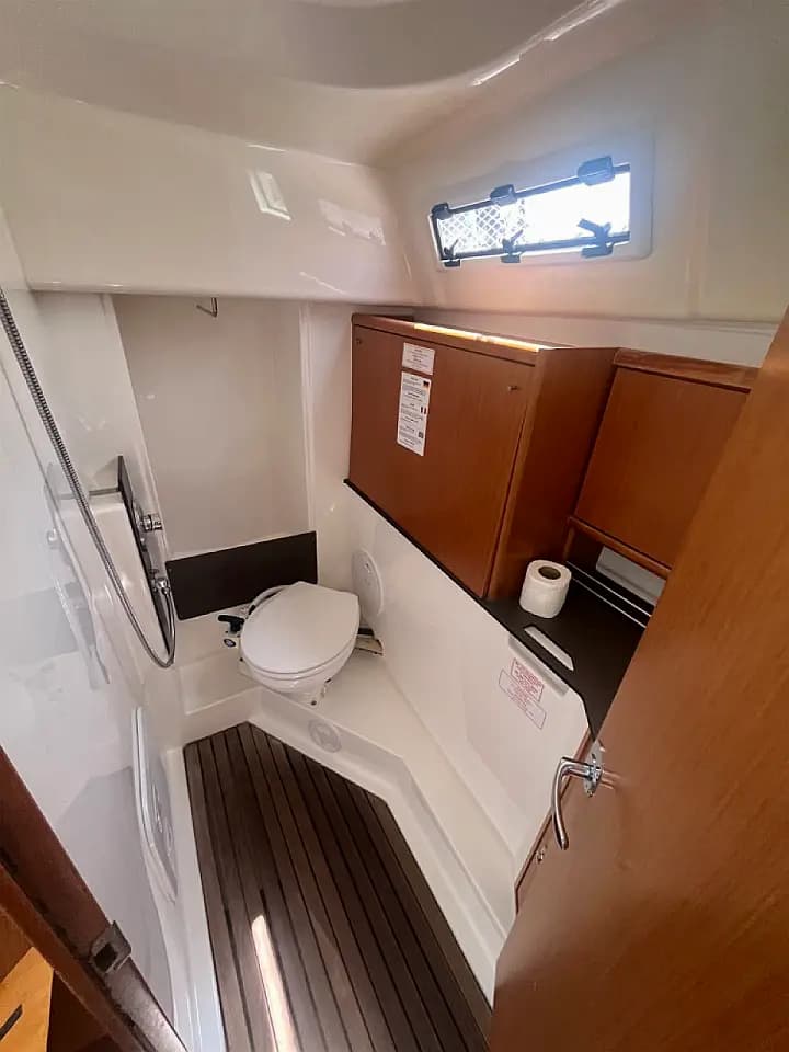 Bavaria Cruiser 34 in Sukošan / D-Marin Dalmacija Marina - Photo 4