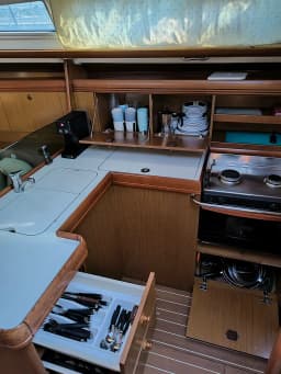 Sun Odyssey 39i in Piraeus / Athens Marina S.A. thumbnail 6