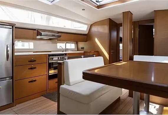 Jeanneau 54 in Mallorca / Palma de Mallorca / La Lonja Marina Charter - Photo 3