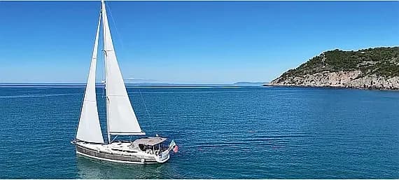 Sun Odyssey 509 in Talamone Port - Photo 1